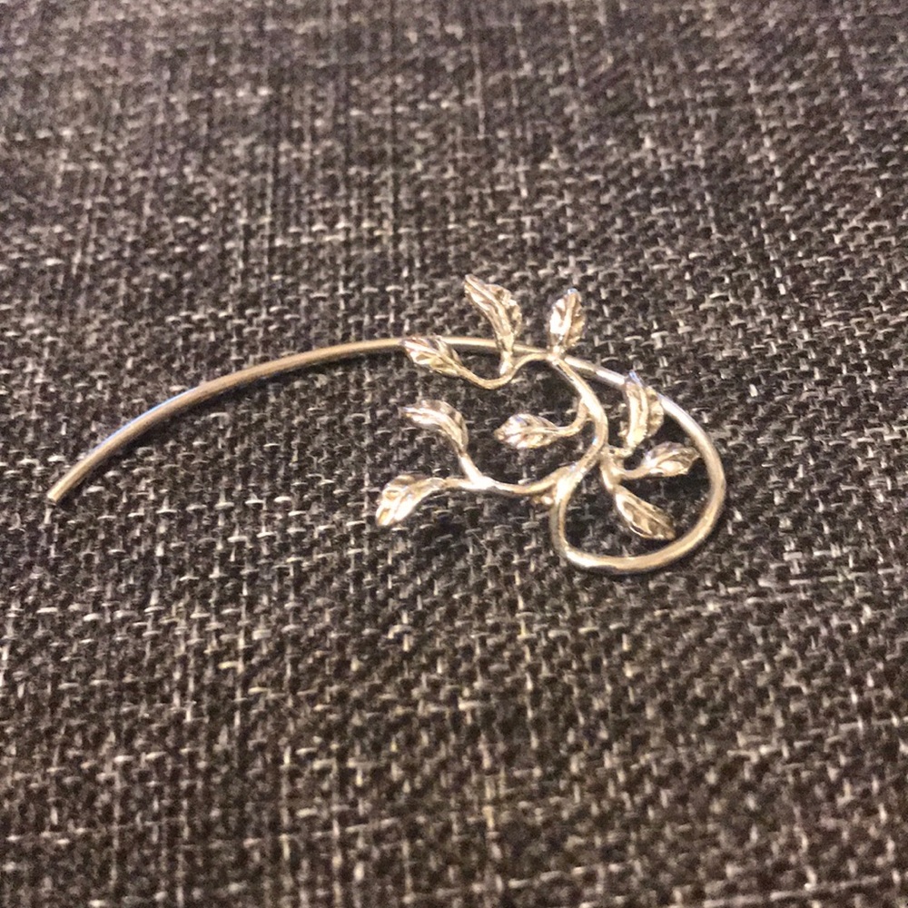Barney’s sterling silver leaf ear cuff